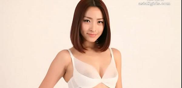  korean model posing